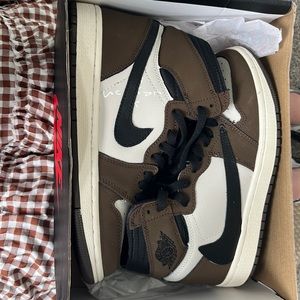 Travis Scott jordan 1 high